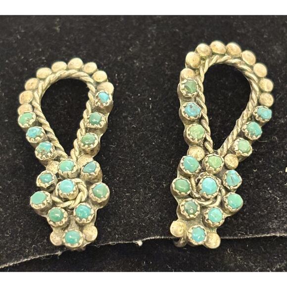 Vintage Zuni Sterling Petit Point Turquoise Flower/Hoop Screw Back Earrings - Picture 5 of 6